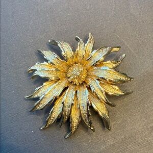 Vintage signed ART 2 layer gold tone Brooch